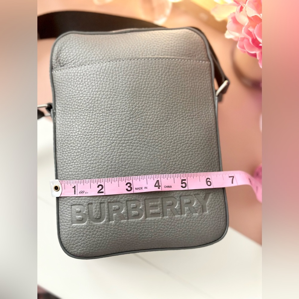 🎁 CUSTOMER APPRECIATION GIFT  Burberry Thornton Small Gray Bag ✨Unisex - Picture 12 of 13